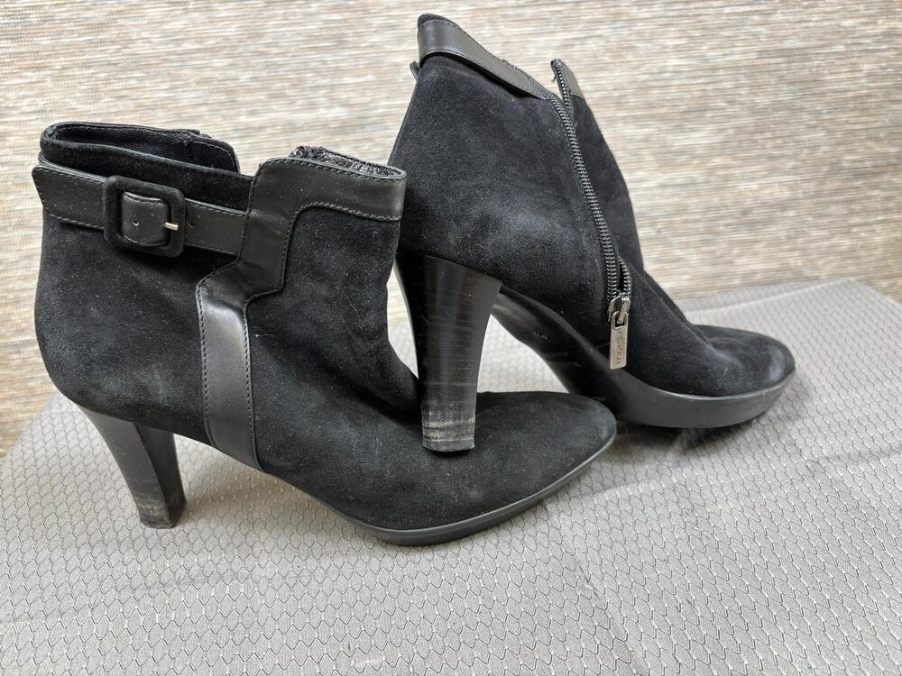 Aquatalia Boots Womens Size 9.5 Black Suede Ankle Booties Zip Buckle Italy
